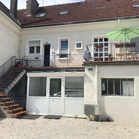 T3 Terrasse , Parking Gratuit Dans Cours Privee Climatise