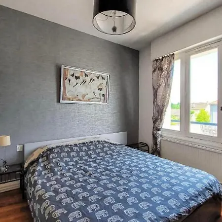 T3 Terrasse , Parking Gratuit, Climatise * Troyes